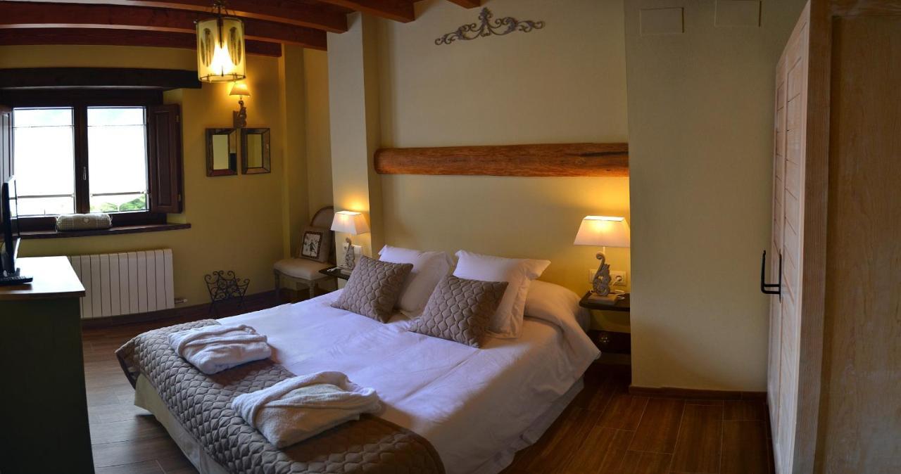 Alba D'Esteve. Casa Rural Espot Exterior foto